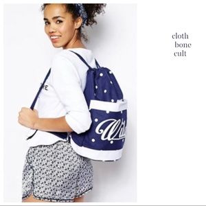 ✨NWT✨ WILDFOX💋🦊 Navy & White Bucket BACKPACK